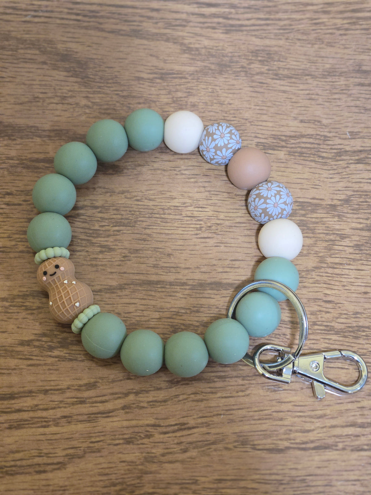 Peanut Daisy Beaded Wristlet Keychain